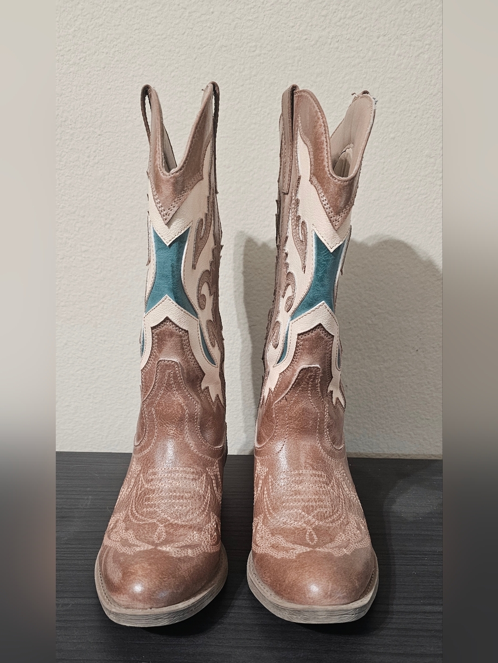 Stampede 2 Western Cowboy Boots Brown Tan Turquoise Embroidered Women’s Size 6M